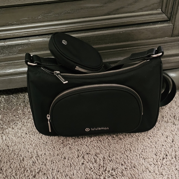 Lululemon crossbody with nano - Picture 4 of 11